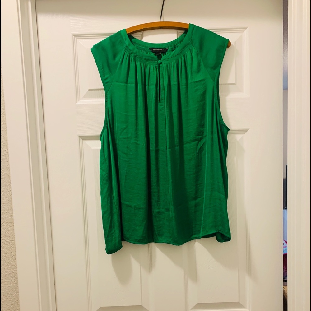 Banana Republic Short Sleeve Blouse